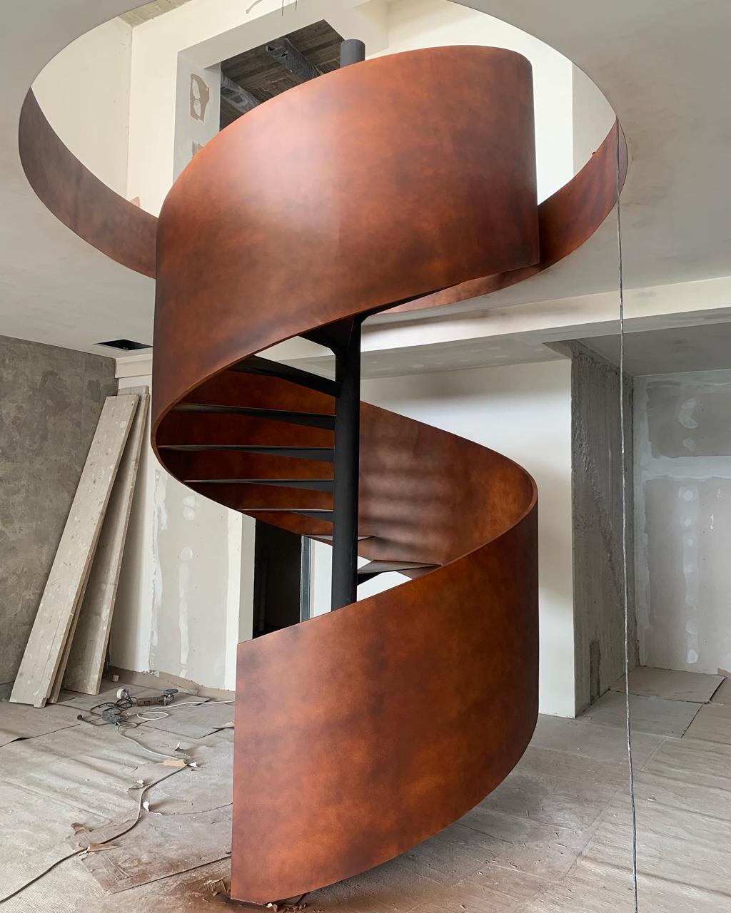 Shkallë spirale çeliku corten me porosi — punime metalike Work Steel Tiranë
