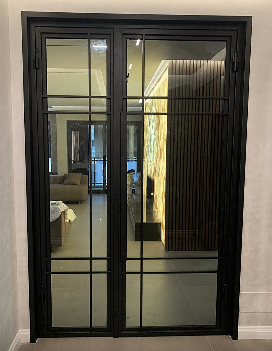 Ndarëse zyre metalike dhe veshje ambjenti — punim Work Steel