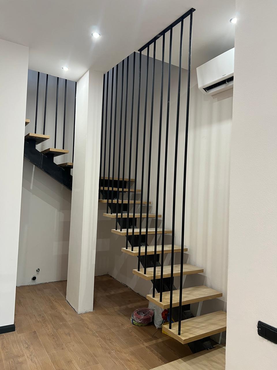 Instalimi i Shkallëve Lisi